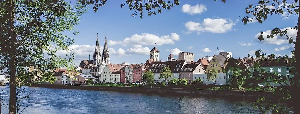 Bohemian Hotel Regensburg 4*,